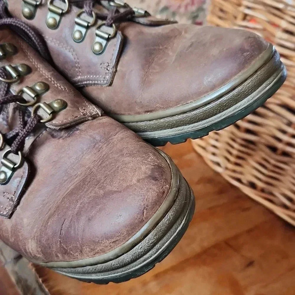 Timberland Brown Lace Up Boots - Picture 15 of 16